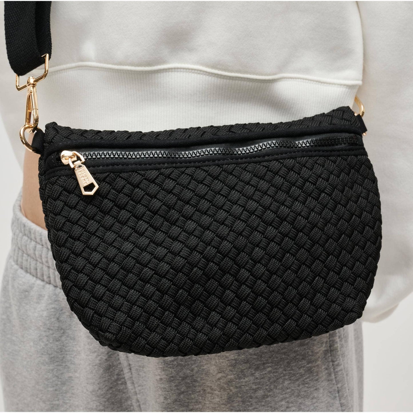 Ethereal   Woven Sustainable Crossbody: Navy