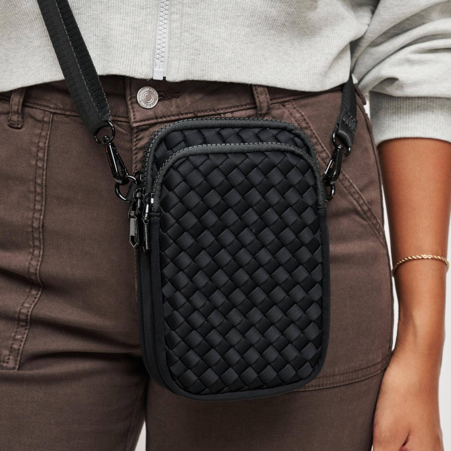 Divide & Conquer Woven Neoprene Crossbody: Nude