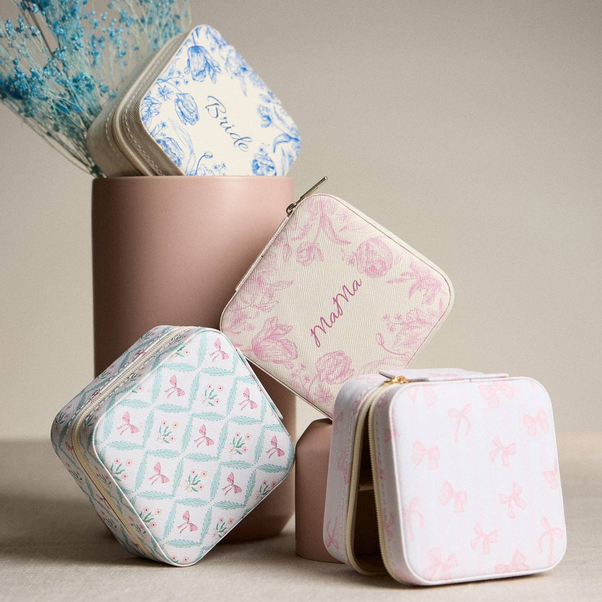 Travel-Ready Blue Floral | Jewelry Box with Pink Bow: BL / ONE
