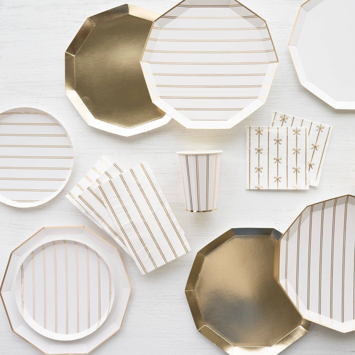 GOLD SIGNATURE BOW SMALL NAPKINS